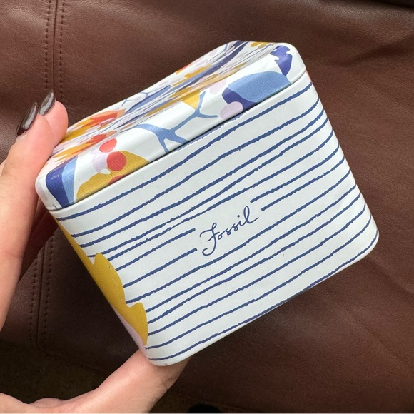 Women’s Fossil Watch - Picture 7 of 7